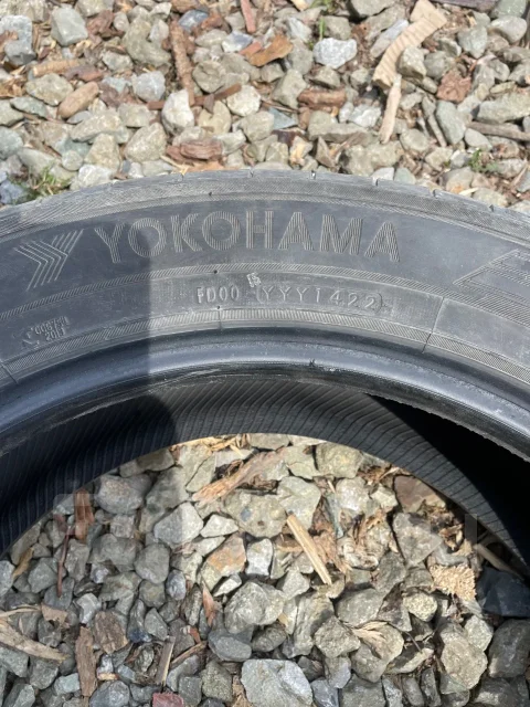 Yokohama BluEarth-XT AE-61. ������, 2022 ���, �/�, ����� 50 % ����