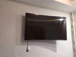 Samsung. LCD (��) ����