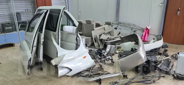 Nissan Elgrand. NE51, VQ35 ����