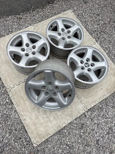 Jeep. 7.0x15", 5x114.3, ET32, �� 72���. ����