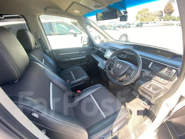 Honda Stepwgn. RP3 ����