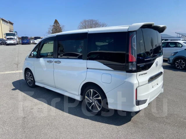 Honda Stepwgn. RP3 ����