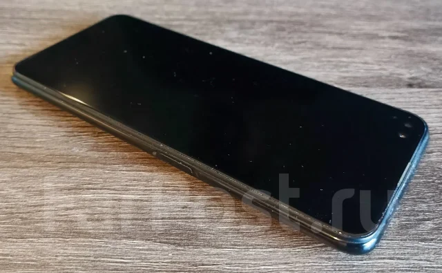 Realme 6 Pro. �/�, 128 ��, 3G, 4G LTE, Dual-SIM, NFC ����