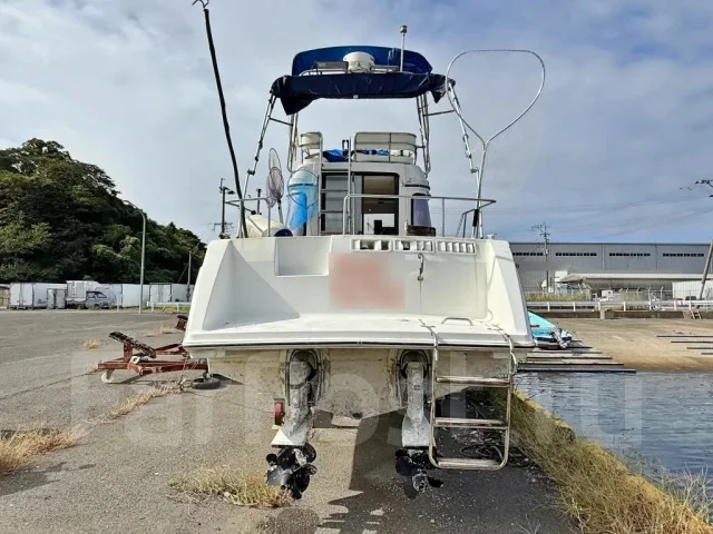 Mitsubishi MS-28. 1992 ���, ����� 7,16��., ��������� ������������, 210��.�., ������. ��� ����� �� ������������ ����