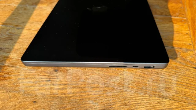 Apple MacBook Pro 14 2023. 14.2", ��� 16 ��, ���� 1 024���, WiFi: 1, Bluetooth: 1 ����
