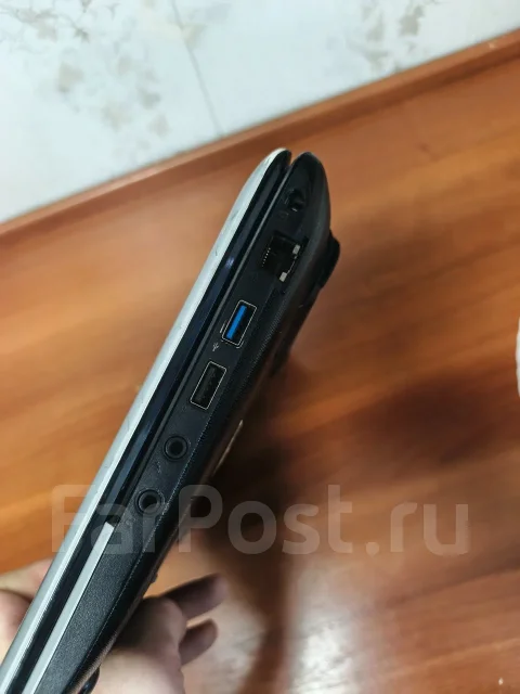 Asus Eee PC 1215B. 12.1", 1,6����, ��� 8 ��, ���� 128���, WiFi: 1, Bluetooth: 1, ����������� �� 1��. ����