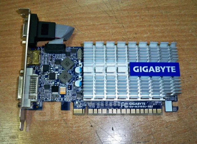 GeForce GT 210 ����