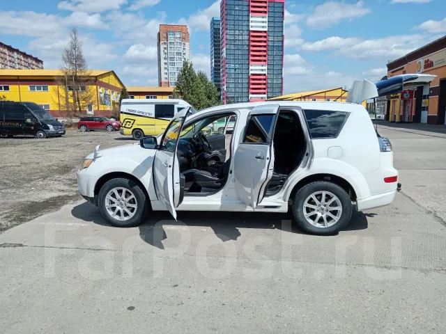 Mitsubishi Outlander. �������, 4wd, 3.0 (220��.�.), ������, 330 000����. �� ����