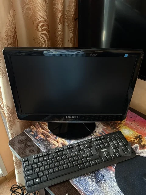 Samsung. 19", ���������� �� (LCD, LED, QLED) ����