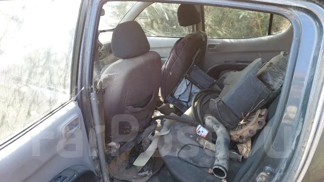 Mitsubishi L200 ����