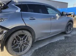 Infiniti Q30 ����