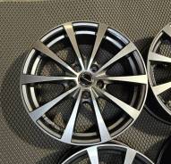 Hot Stuff Exceeder. 7.0x17", 5x114.3, ET38, �� 73,1���. ����
