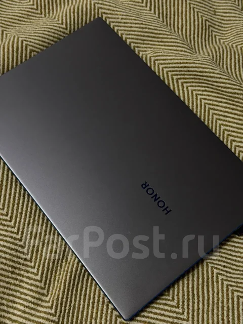 Honor MagicBook 14. 14", 2,1����, ��� 8 ��, ���� 512���, WiFi: 1, Bluetooth: 1 ����