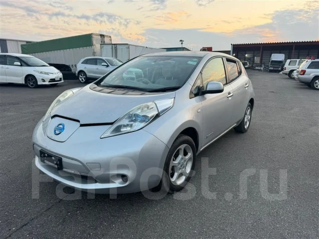�������������� ������� Nissan LEAF 2010 744803NA0B ZE0 EM61 744803NA0B ����