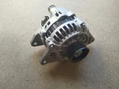 ��������� Mitsubishi Lancer MN183018 CS2A 4G15 MN183018 ����