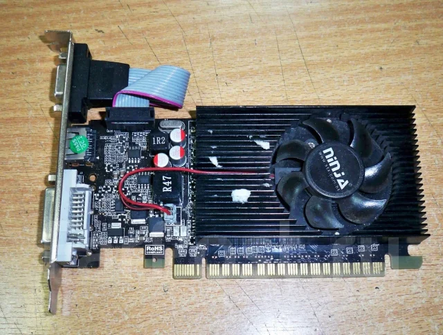 GeForce GT 210 ����