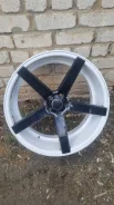 STR Racing. 10.0x22", 5x114.3, ET35 ����