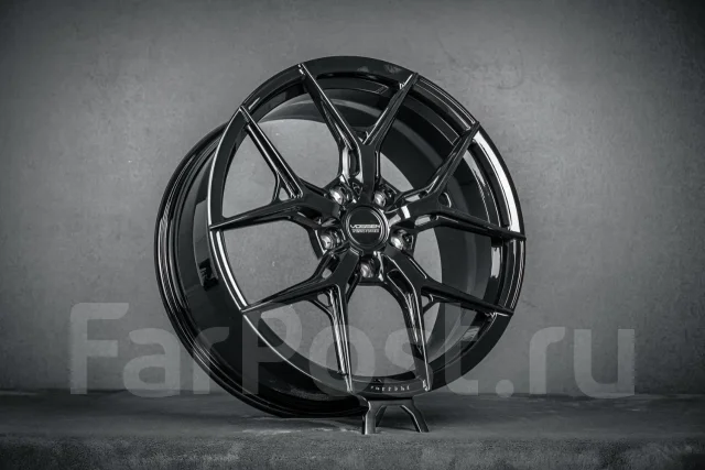 Vossen HF-5. 8.5x19", 5x114.3, ET30, �� 73,1���. ����