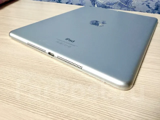 Apple iPad Air 1. 9.7 ������, ������ 16 �� ����