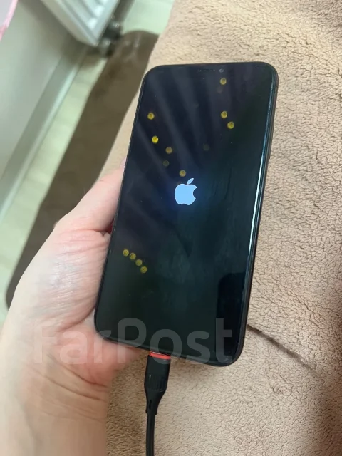 Apple iPhone X. �/�, 64 ��, ������, 4G LTE ����