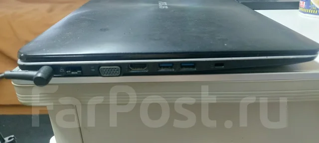 Asus X555L. 15.6", 1,7����, ��� 4 ��, ���� 256���, WiFi: 1, Bluetooth: 1, ����������� �� 2��. ����