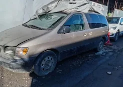 Toyota Sienna ����