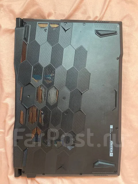 MSI Katana 17 B13UCX. 17.1", 3,2����, ��� 16 ��, ���� 512���, WiFi: 1, Bluetooth: 1, ����������� �� 1��. ����