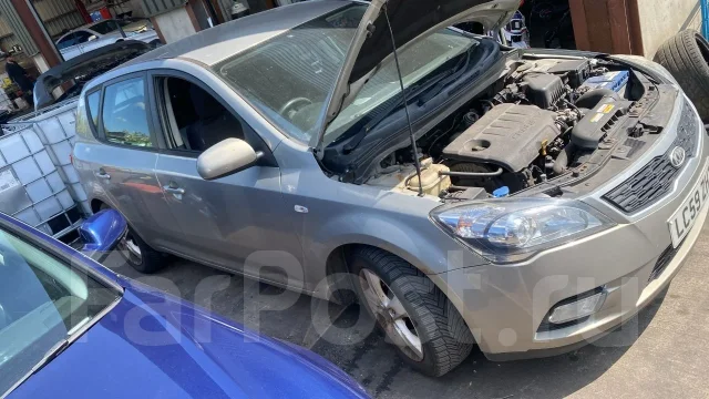 ���� KIA Ceed ED 331002A420 ����