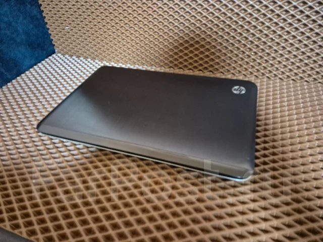 HP. 15.6", 2����, ��� 4 ��, ���� 128���, WiFi: 1, Bluetooth: 1, ����������� �� 5��. ����