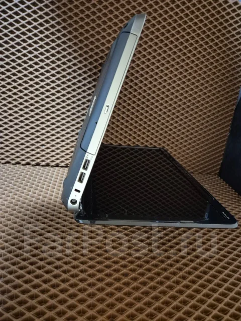 HP. 15.6", 2����, ��� 4 ��, ���� 128���, WiFi: 1, Bluetooth: 1, ����������� �� 5��. ����