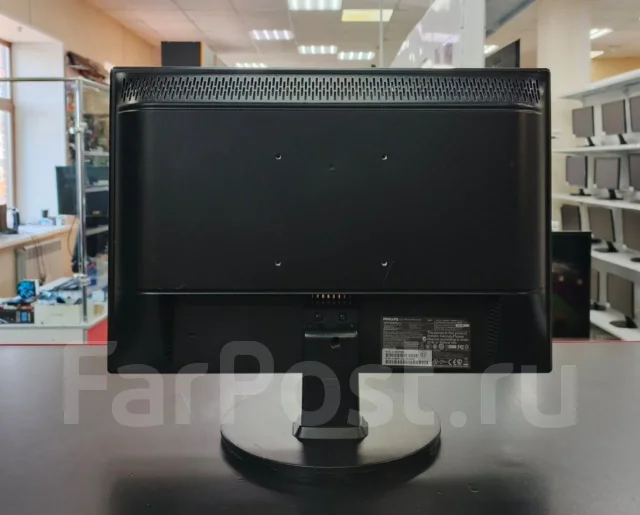 Samsung. 19", ���������� �� (LCD, LED, QLED) ����