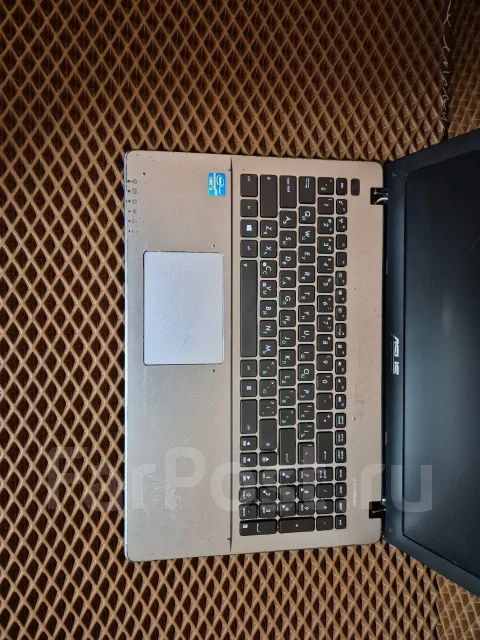 Asus. 15.6", 2����, ��� 4 ��, ���� 320���, WiFi: 1, Bluetooth: 1 ����