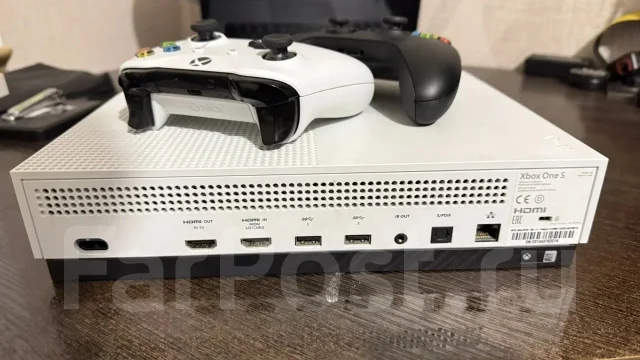 Microsoft Xbox One S ����