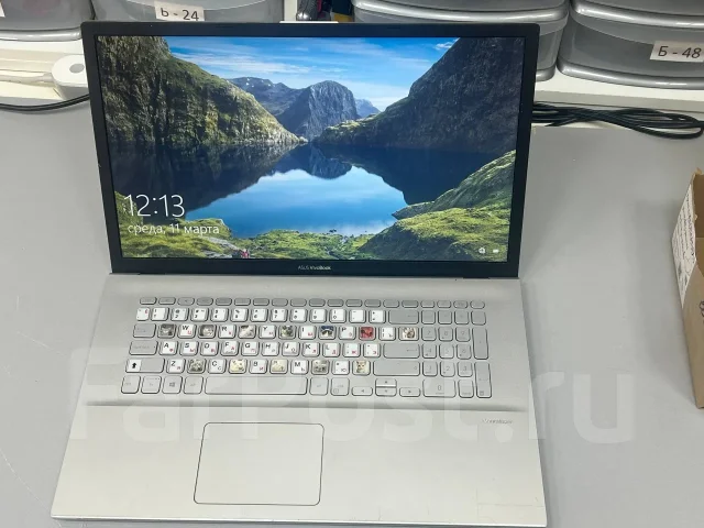 Asus VivoBook 17. 17.3", 2,6����, ��� 8 ��, ���� 256���, WiFi: 1, Bluetooth: 1 ����