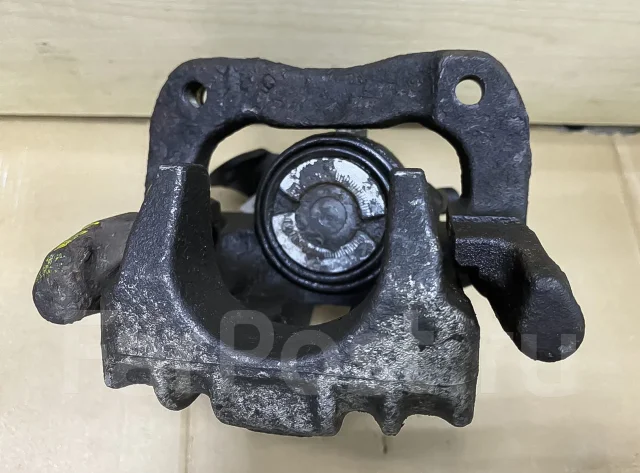 ������� ������ ����� Golf 4 1J0615423B ����