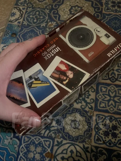 Fujifilm Instax Mini 90 ����