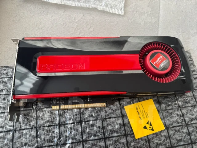 Radeon R9 280X ����