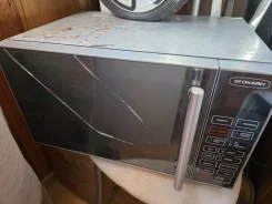 ����� ����