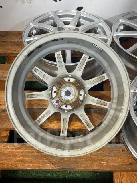 Butzi Vendetta. 5.5x15", 4x100, ET42, �� 73,1���. ����