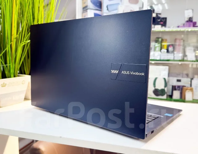 Asus VivoBook 17 ����