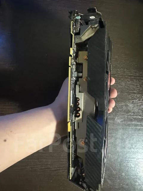 Radeon RX 590 ����