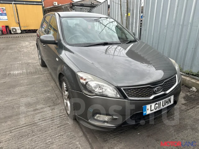 ������� Kia Ceed 2007-2012 21139511 361002A300 ����