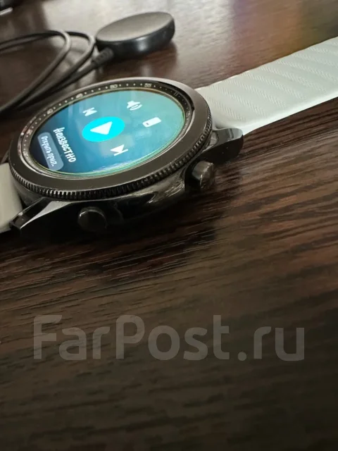 Samsung Galaxy Watch3 ����