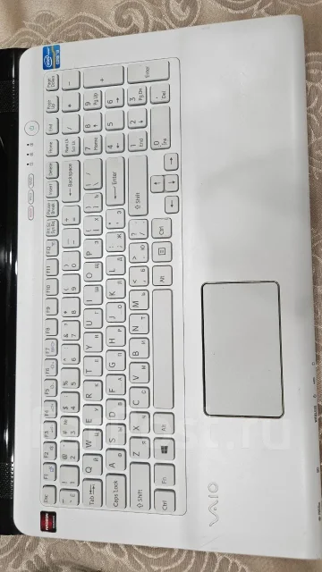 Sony VAIO. 17.3", 2,5����, ��� 6 ��, ���� 1 000���, WiFi: 1, Bluetooth: 1, ����������� �� 2��. ����