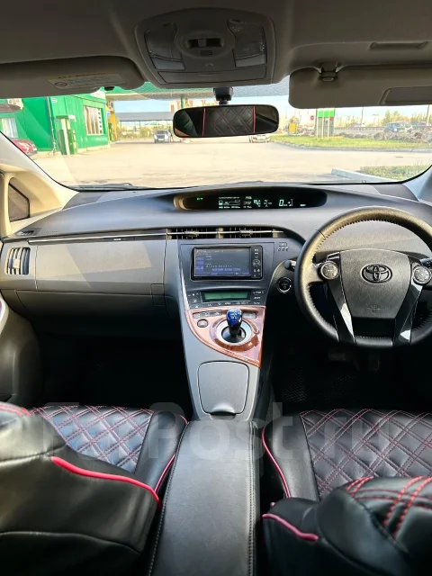 Toyota Prius. �������, ��������, 1.0 (99��.�.), ������, 145����. ��. ��� ����� �� ������������ ����