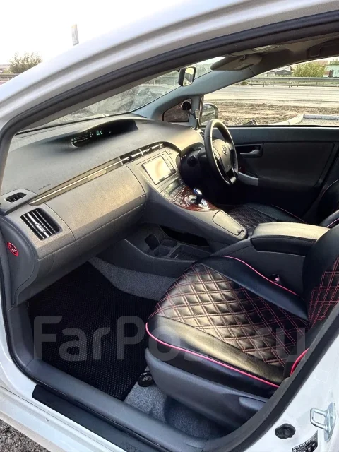 Toyota Prius. �������, ��������, 1.0 (99��.�.), ������, 145����. ��. ��� ����� �� ������������ ����