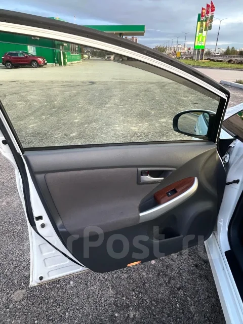 Toyota Prius. �������, ��������, 1.0 (99��.�.), ������, 145����. ��. ��� ����� �� ������������ ����