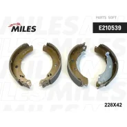 ������� ��������� ���������� VW POLO ����� 10- (228x42) E210539 E210539 ����