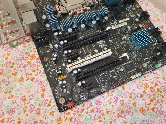 LGA1366 ����