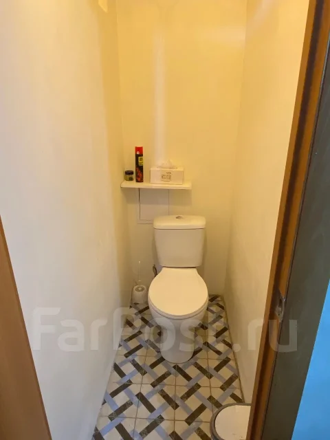 3-���������, ����� �������� 4. ������� �����������, 57���.��., 3/5 ����. ���. ���� ����